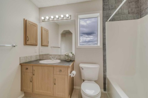 130 Somerglen Way Sw, Calgary, AB 
