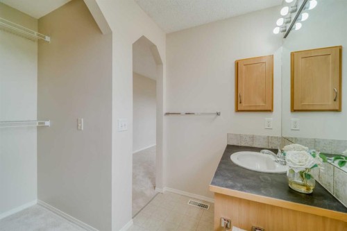 130 Somerglen Way Sw, Calgary, AB 
