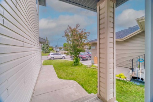 130 Somerglen Way Sw, Calgary, AB 
