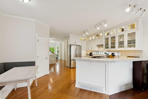 718 53 Avenue Sw, Calgary, AB 
