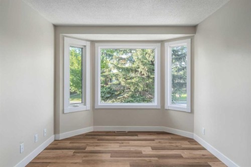 7609 36 Avenue Nw, Calgary, AB 