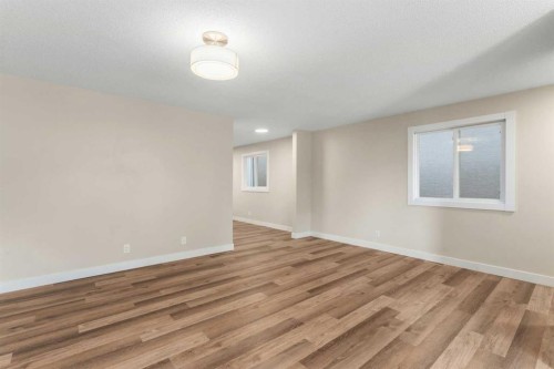 7609 36 Avenue Nw, Calgary, AB 