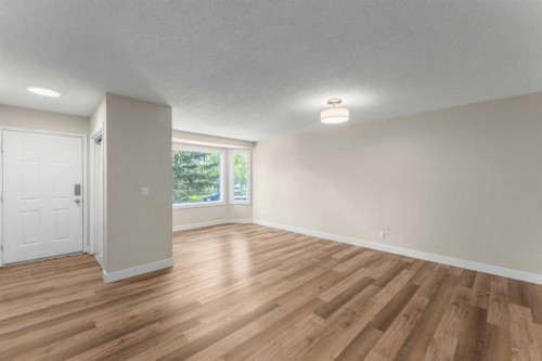 7609 36 Avenue Nw, Calgary, AB 