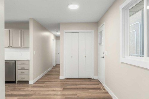 7609 36 Avenue Nw, Calgary, AB 