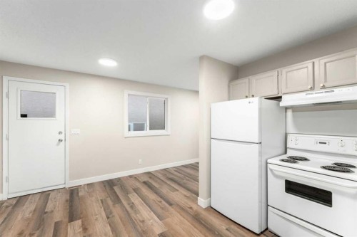 7609 36 Avenue Nw, Calgary, AB 
