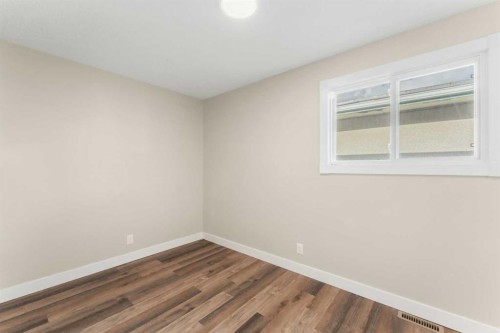 7609 36 Avenue Nw, Calgary, AB 