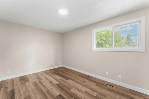 7609 36 Avenue Nw, Calgary, AB 