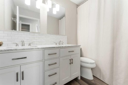 7609 36 Avenue Nw, Calgary, AB 