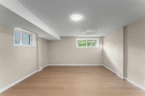 7609 36 Avenue Nw, Calgary, AB 
