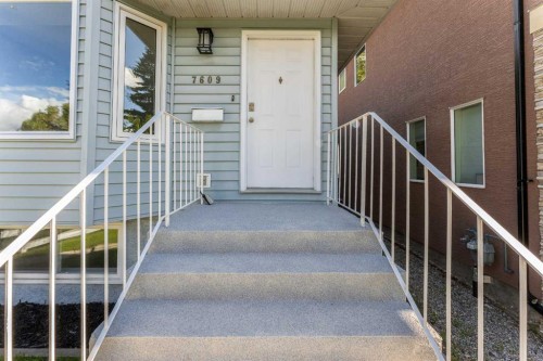 7609 36 Avenue Nw, Calgary, AB 