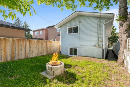 7609 36 Avenue Nw, Calgary, AB 