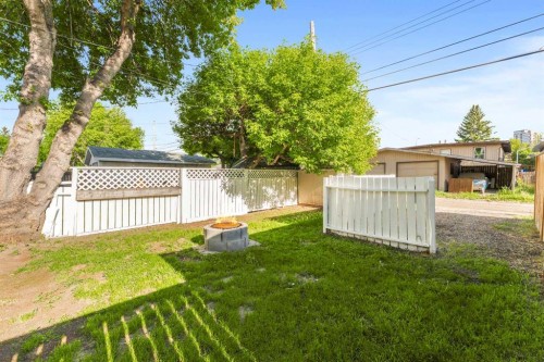7609 36 Avenue Nw, Calgary, AB 