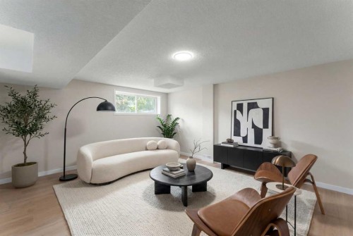 7609 36 Avenue Nw, Calgary, AB 