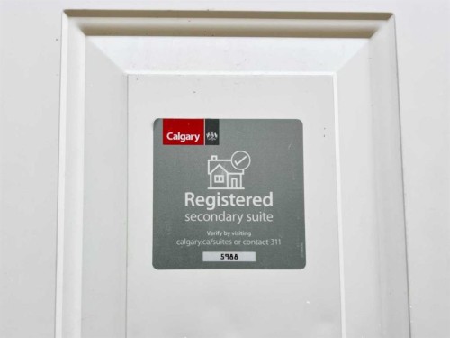 7609 36 Avenue Nw, Calgary, AB 