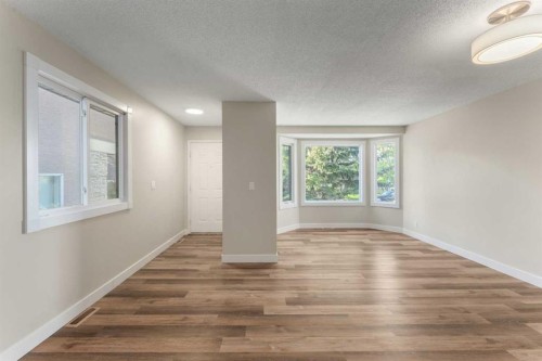 7609 36 Avenue Nw, Calgary, AB 