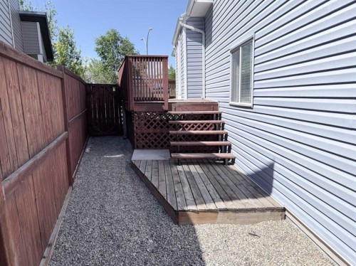 138 Bridleridge Way Sw, Calgary, AB 