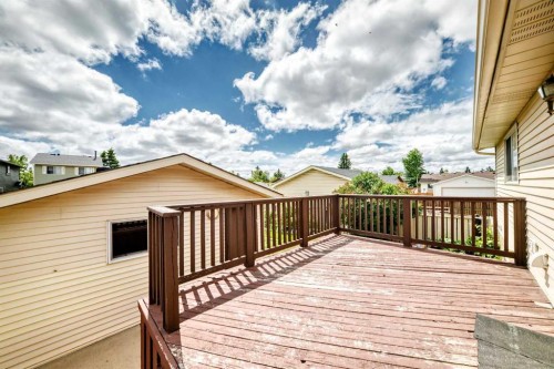 79 Castledale Way Ne, Calgary, AB 