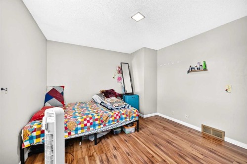 79 Castledale Way Ne, Calgary, AB 