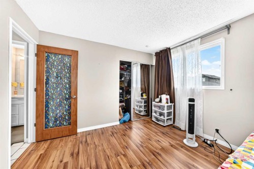 79 Castledale Way Ne, Calgary, AB 