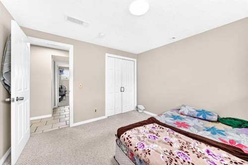 79 Castledale Way Ne, Calgary, AB 