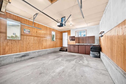 79 Castledale Way Ne, Calgary, AB 