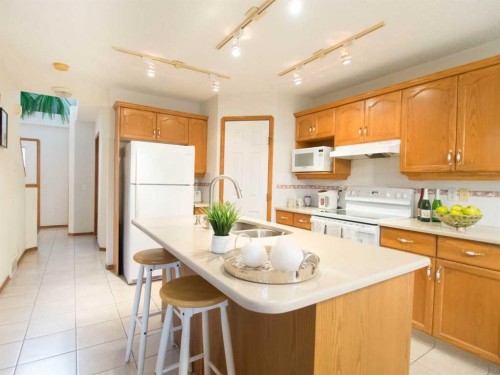 5209 Coral Shores Drive Ne, Calgary, AB 