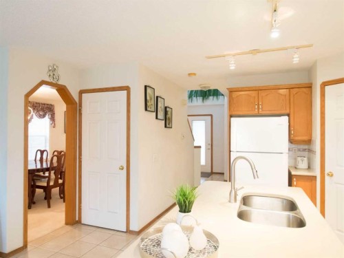 5209 Coral Shores Drive Ne, Calgary, AB 