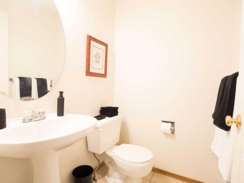 5209 Coral Shores Drive Ne, Calgary, AB 