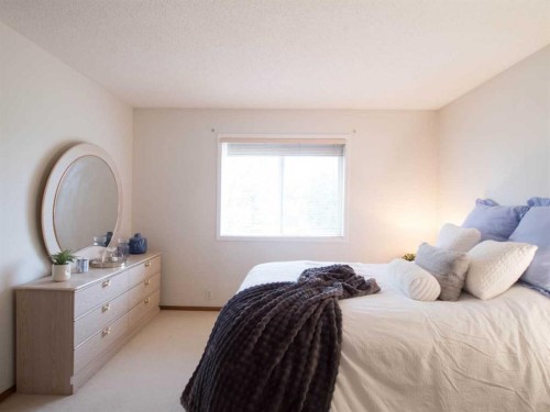5209 Coral Shores Drive Ne, Calgary, AB 