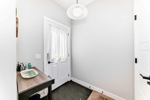 134 Versant View Sw, Calgary, AB 