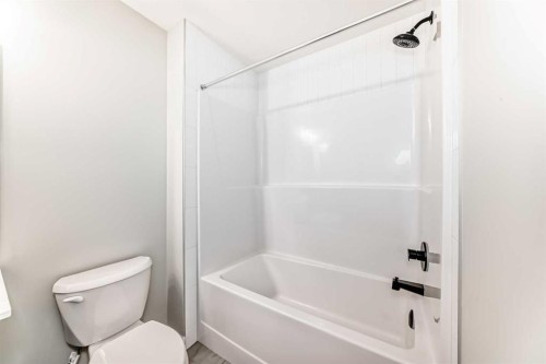 134 Versant View Sw, Calgary, AB 