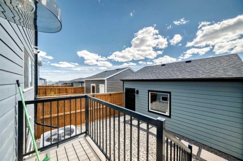 134 Versant View Sw, Calgary, AB 
