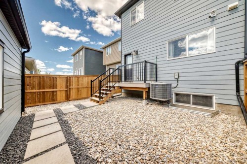 134 Versant View Sw, Calgary, AB 