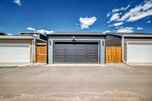 134 Versant View Sw, Calgary, AB 