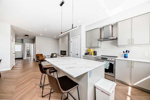 134 Versant View Sw, Calgary, AB 