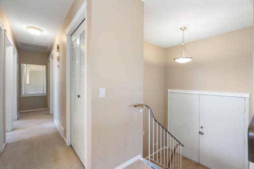 427 Queensland Road Se, Calgary, AB 