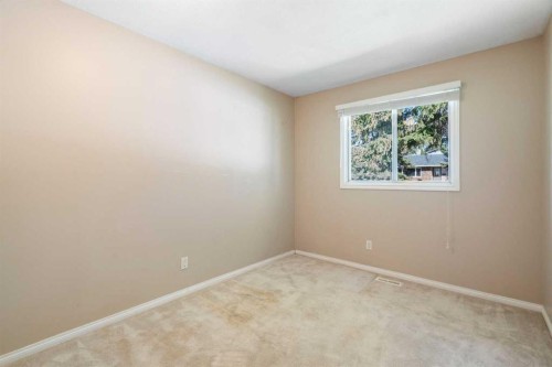 427 Queensland Road Se, Calgary, AB 