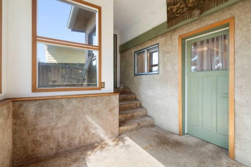 427 Queensland Road Se, Calgary, AB 
