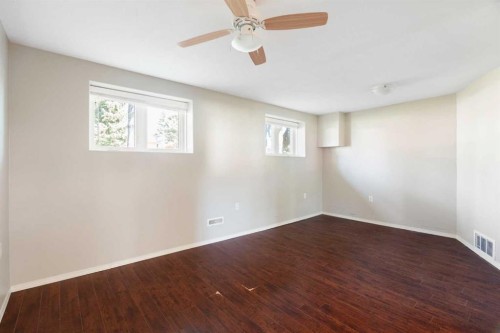 427 Queensland Road Se, Calgary, AB 