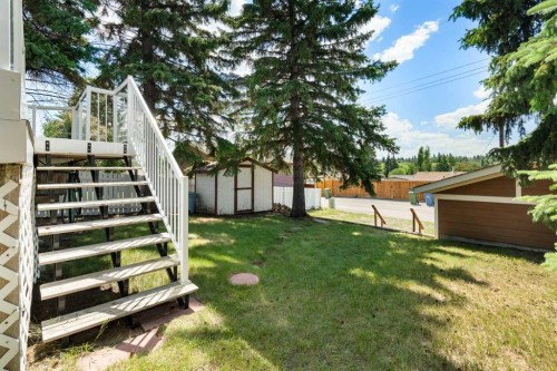427 Queensland Road Se, Calgary, AB 