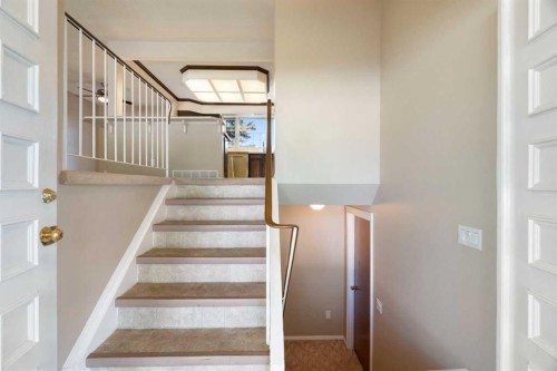 427 Queensland Road Se, Calgary, AB 