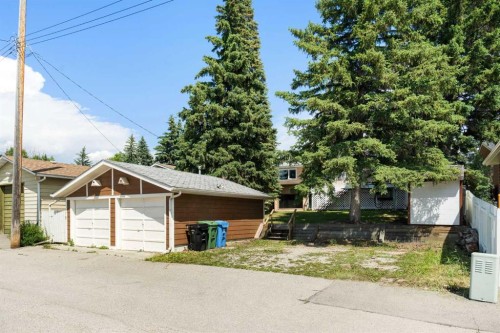 427 Queensland Road Se, Calgary, AB 