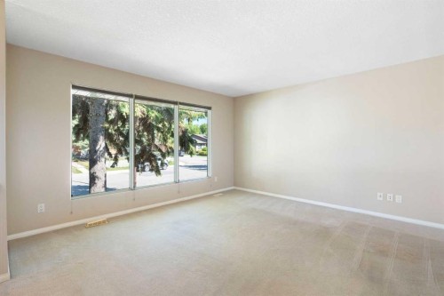 427 Queensland Road Se, Calgary, AB 