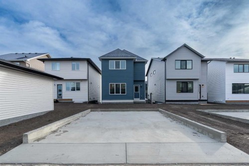925 Reynolds Lane Sw, Airdrie, AB 