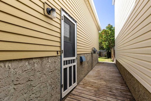130 Woodbrook Way Sw, Calgary, AB 