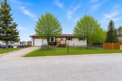 616 1 Street NESundre, AB T0M 1X0