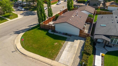 9504 3 Street Se, Calgary, AB 
