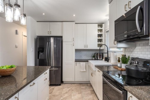 9504 3 Street Se, Calgary, AB 