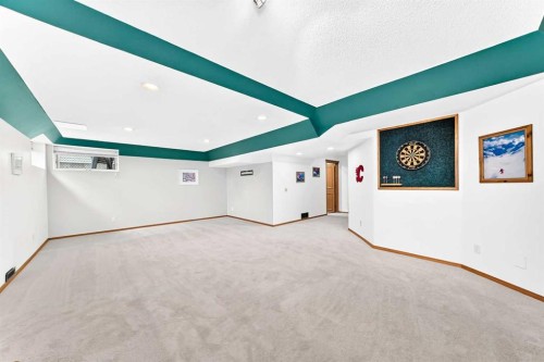 69 Douglas Woods Manor Se, Calgary, AB 