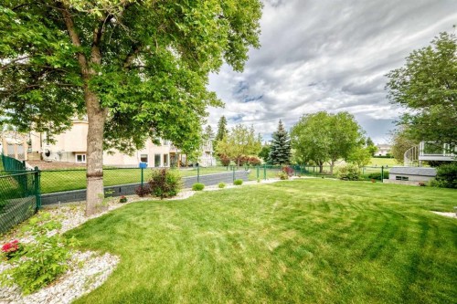 69 Douglas Woods Manor Se, Calgary, AB 